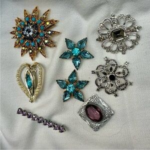 Vintage Pins- silvertone and goldtone (8)
